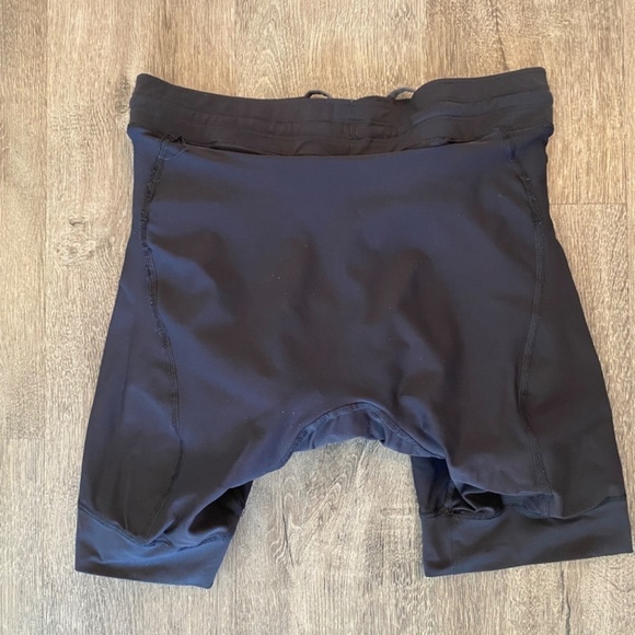 Lululemon Shorts Gray Size Medium - Picture 9 of 10